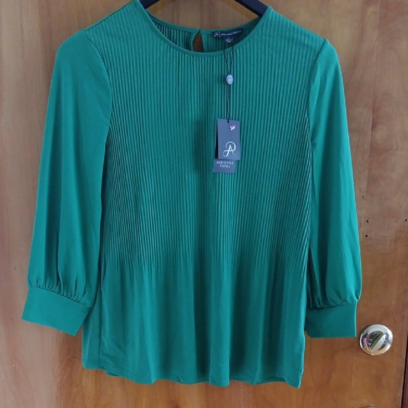 Adrianna Papell Tops - Adrianna Papell Relaxed Green Ribbed Blouse